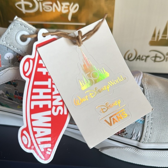 NEW Disney x Vans Limited Edition Sneakers Size 8.5 - Picture 9 of 10